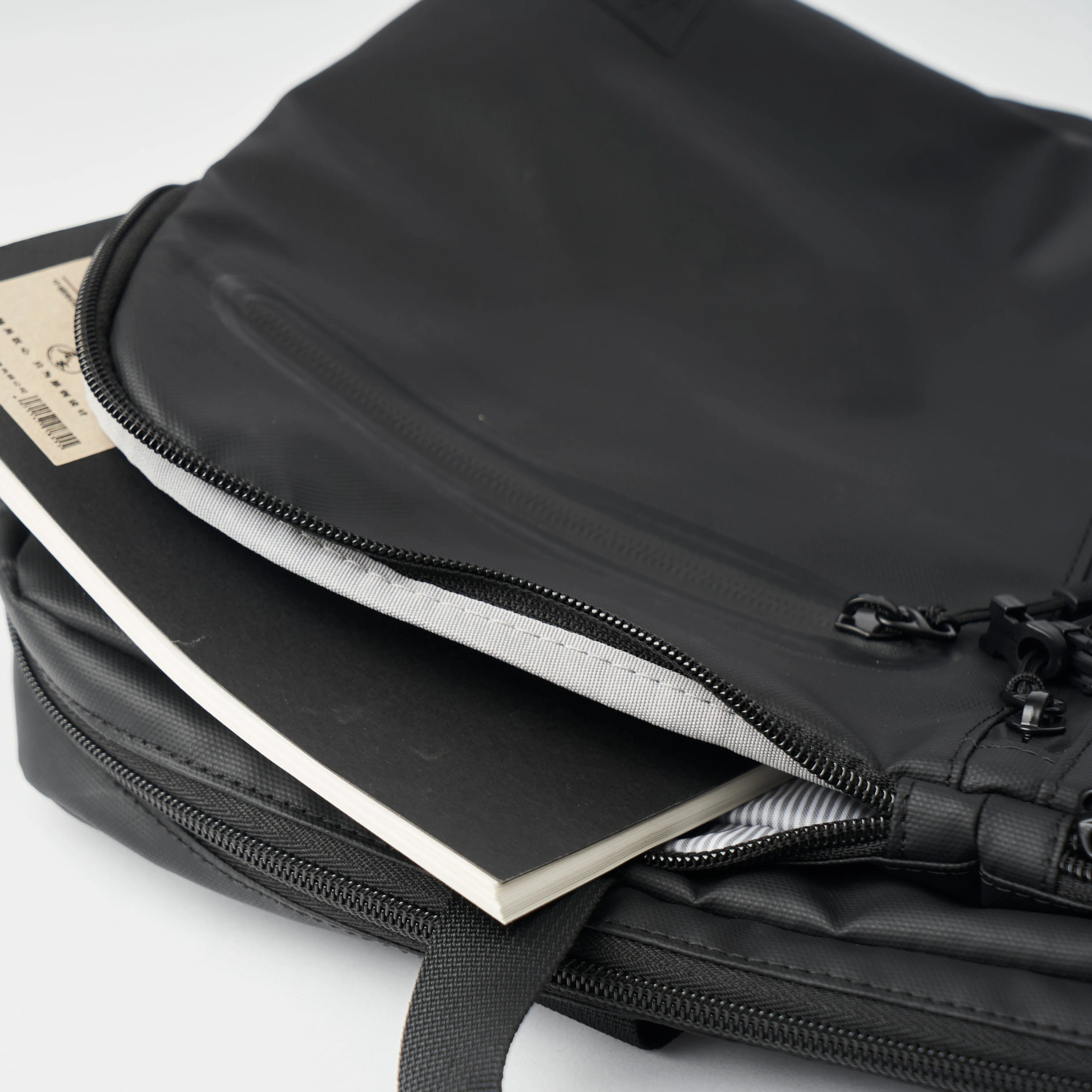 Cecil Trackies Briefcase 17L - Stealth Bomber Edition