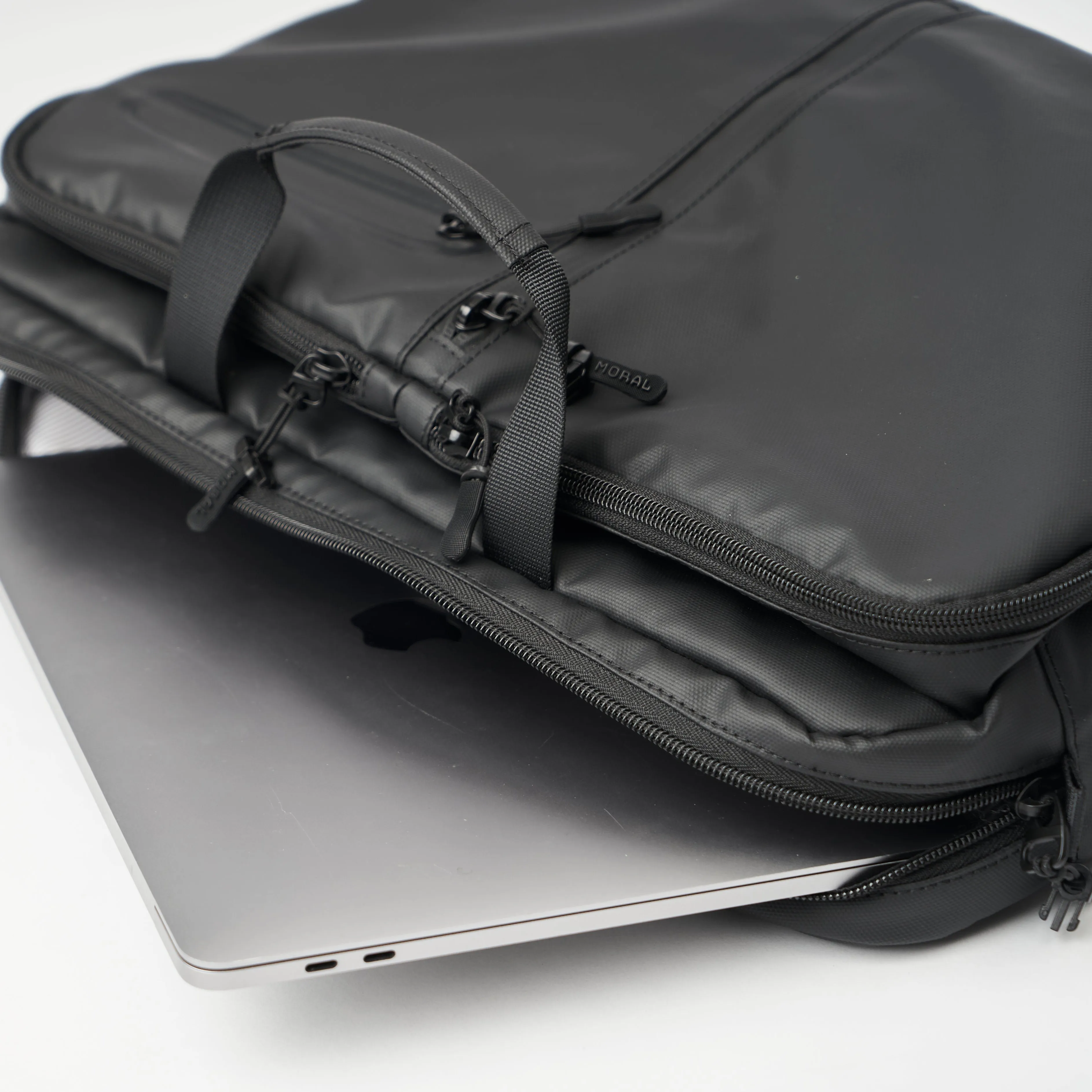Cecil Trackies Briefcase 17L - Stealth Bomber Edition