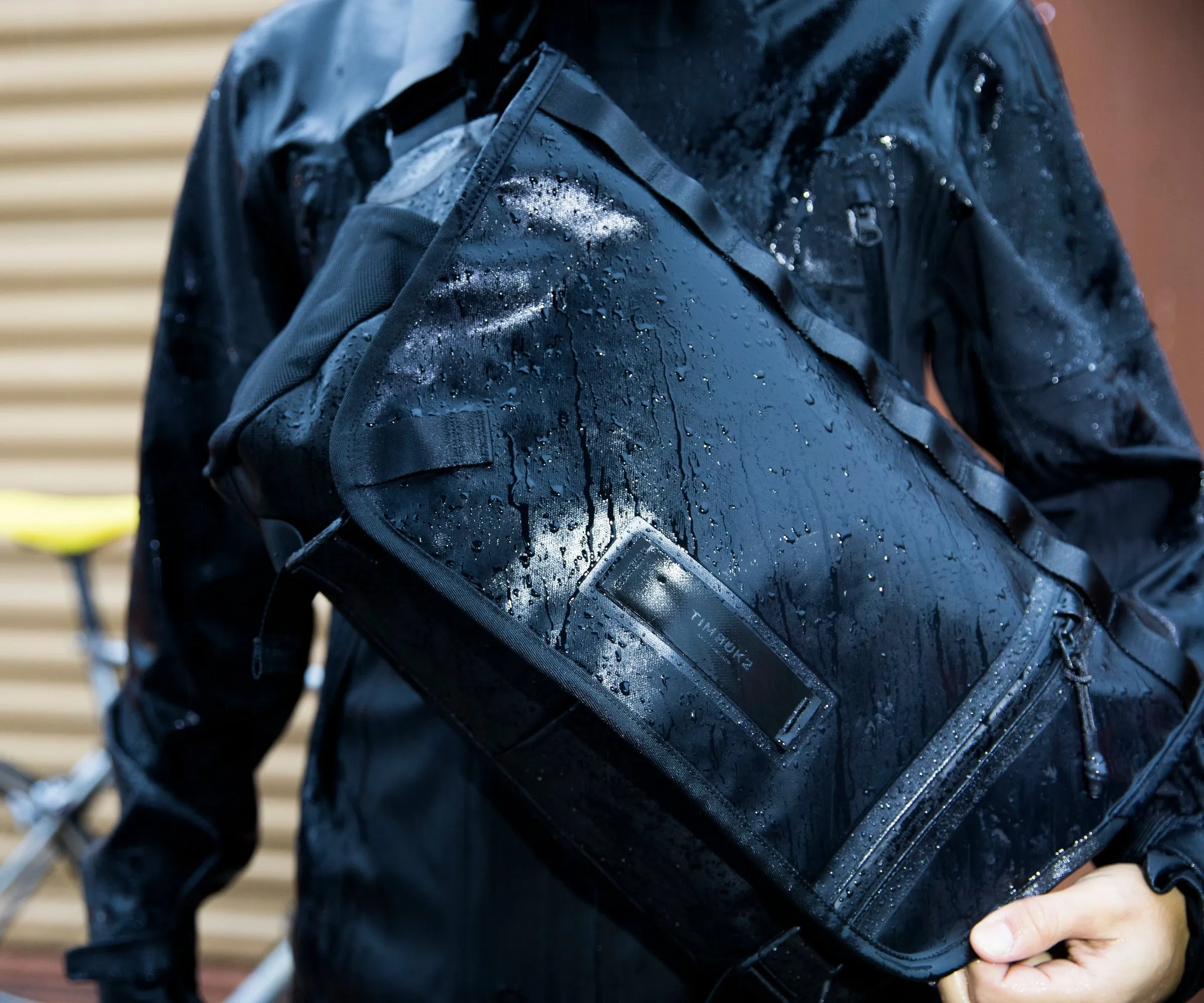 Especial Stash Messenger Bag