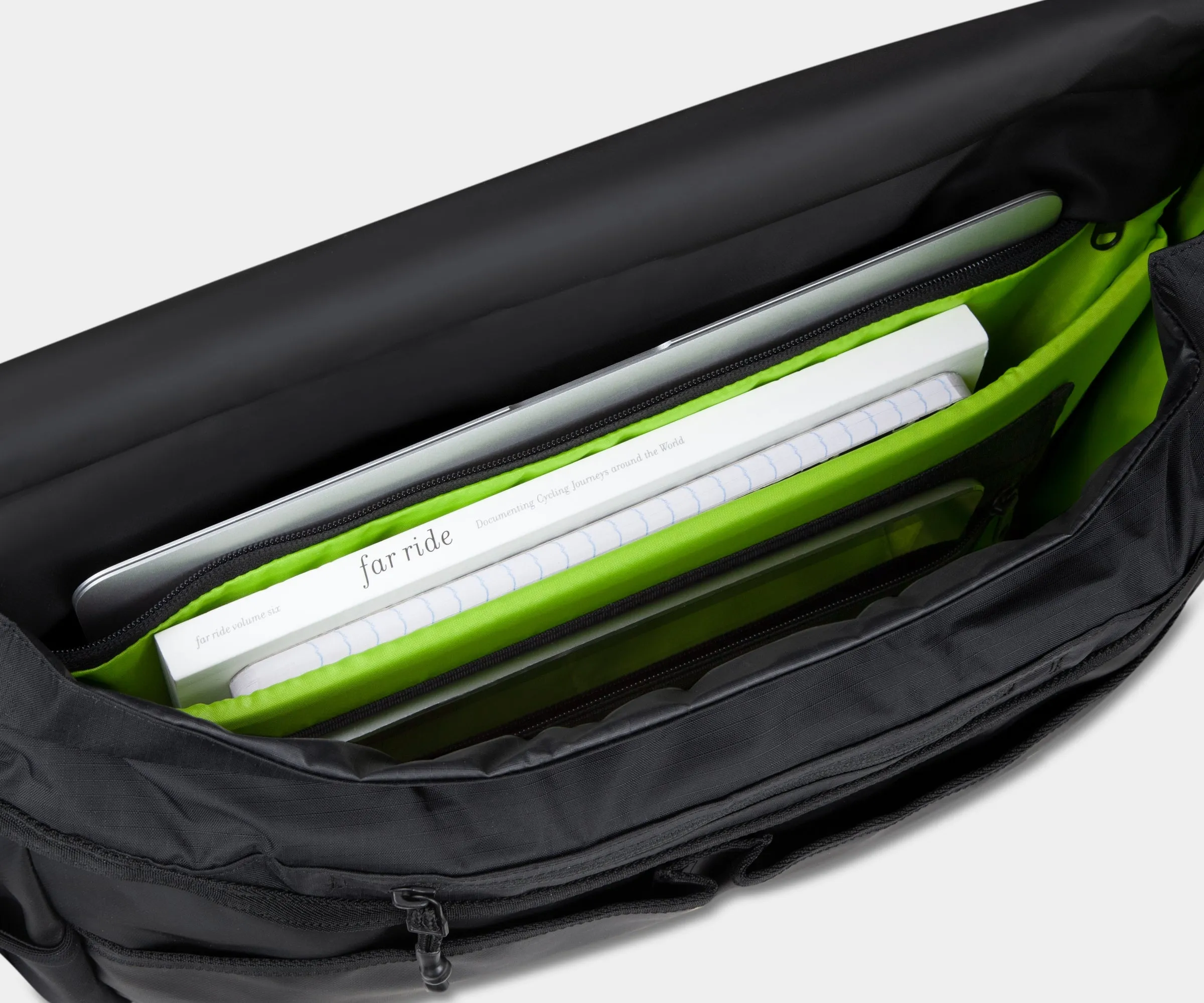 Especial Stash Messenger Bag