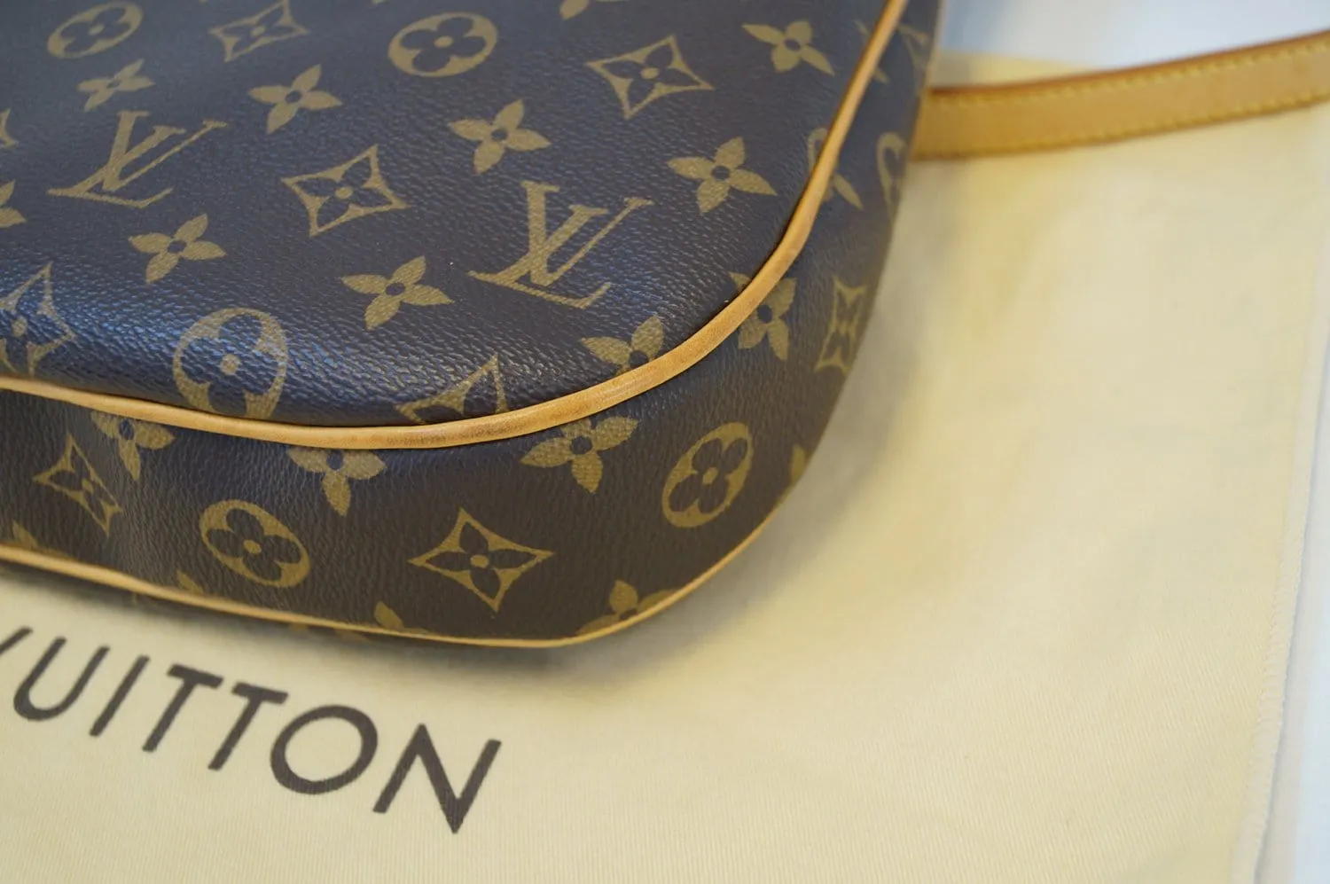 LOUIS VUITTON Monogram Odeon MM Messenger Bag