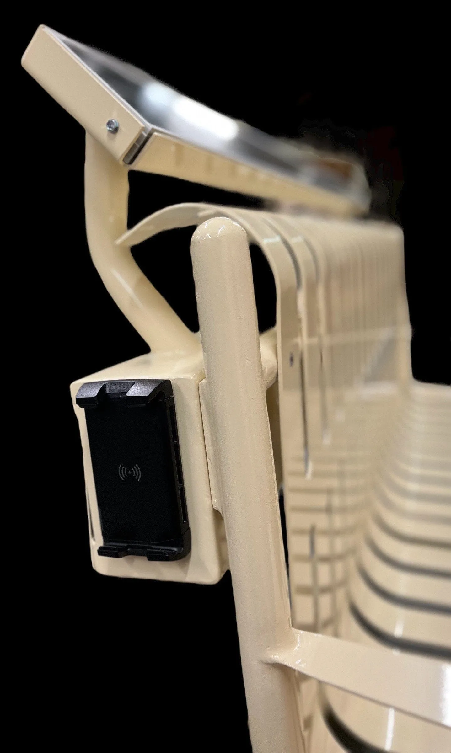 Sun Charge Systems Uptown Charging Bench