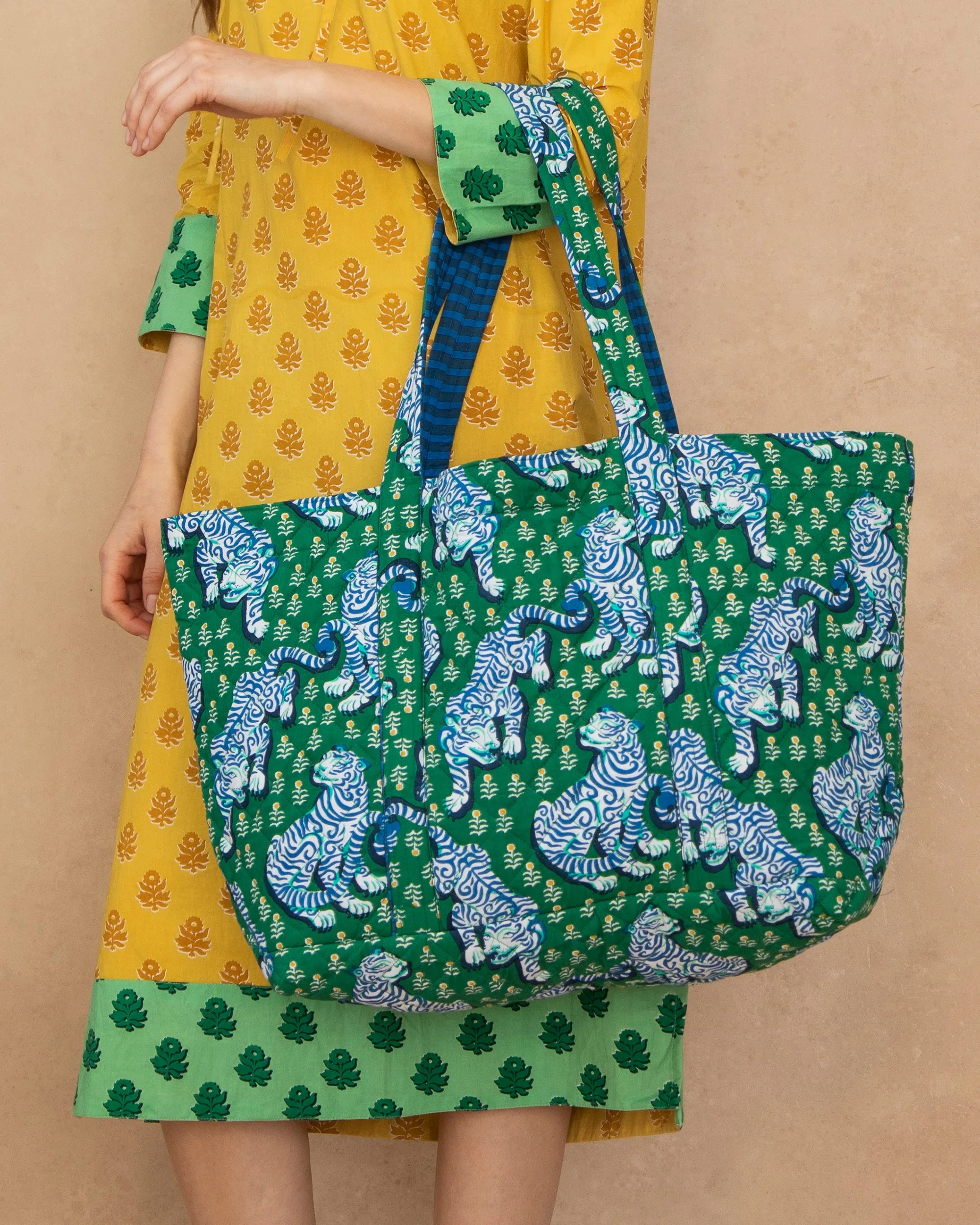 Tiger Queen - Weekend Bag with Pouch - Jade